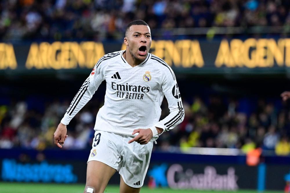 他在场外同 他在场外同